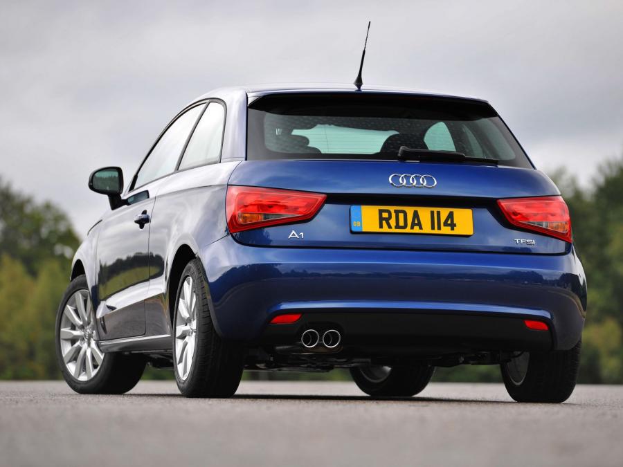  Audi A1 TFSI (8X) 2010 года  (UK) (фото 11 из 13)